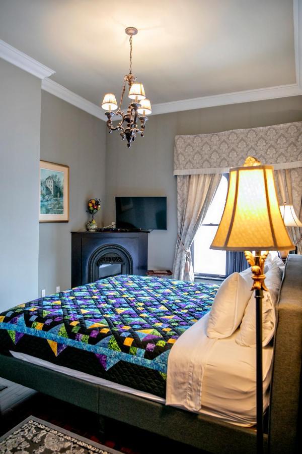 Puddicombe House Hotel New Hamburg Екстериор снимка
