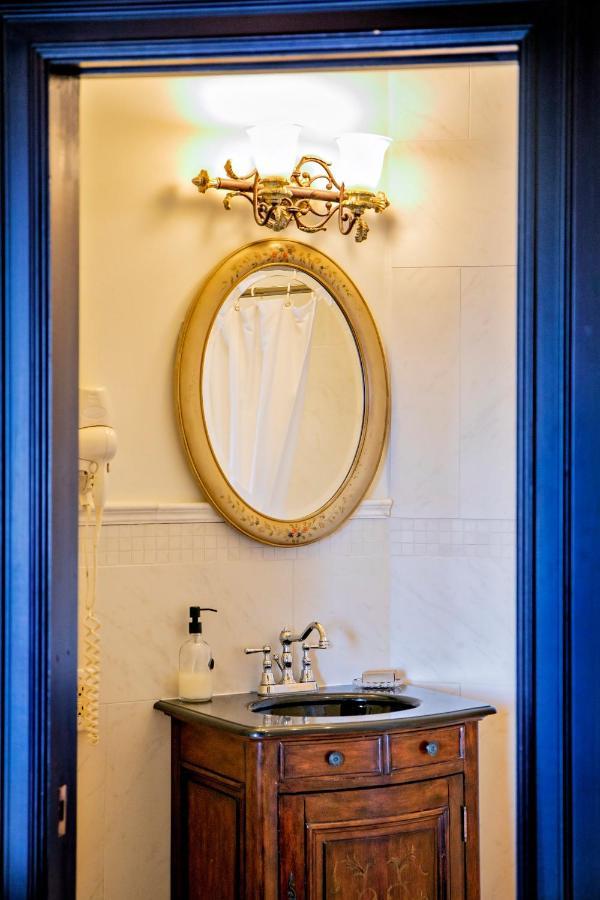 Puddicombe House Hotel New Hamburg Екстериор снимка