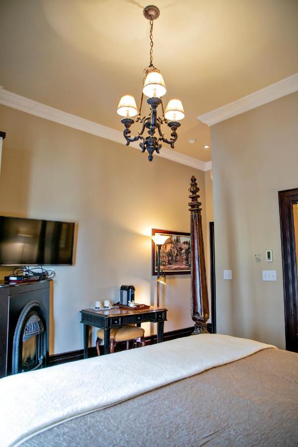 Puddicombe House Hotel New Hamburg Екстериор снимка