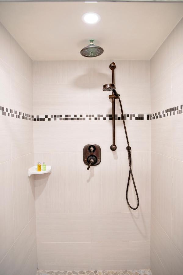 Puddicombe House Hotel New Hamburg Екстериор снимка
