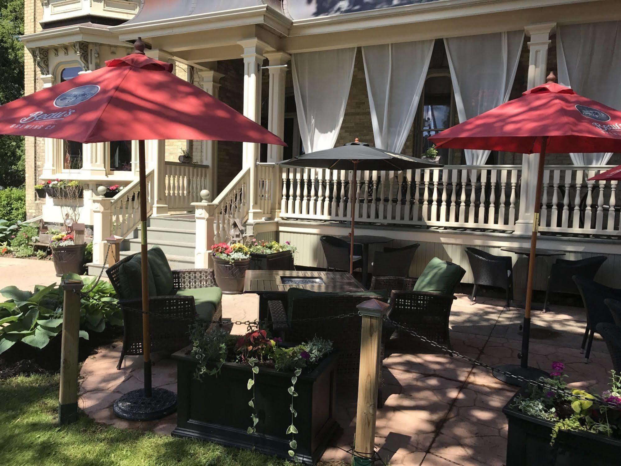 Puddicombe House Hotel New Hamburg Екстериор снимка